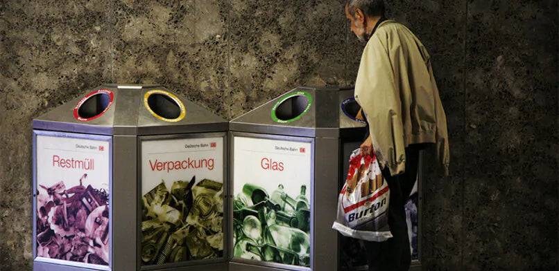 Armut in Deutschland: Immer mehr Menschen sammeln Pfand